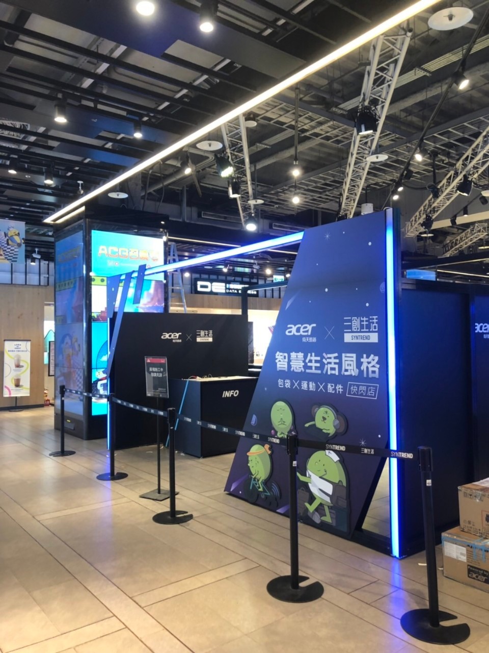 7月  Acer  三創快閃店